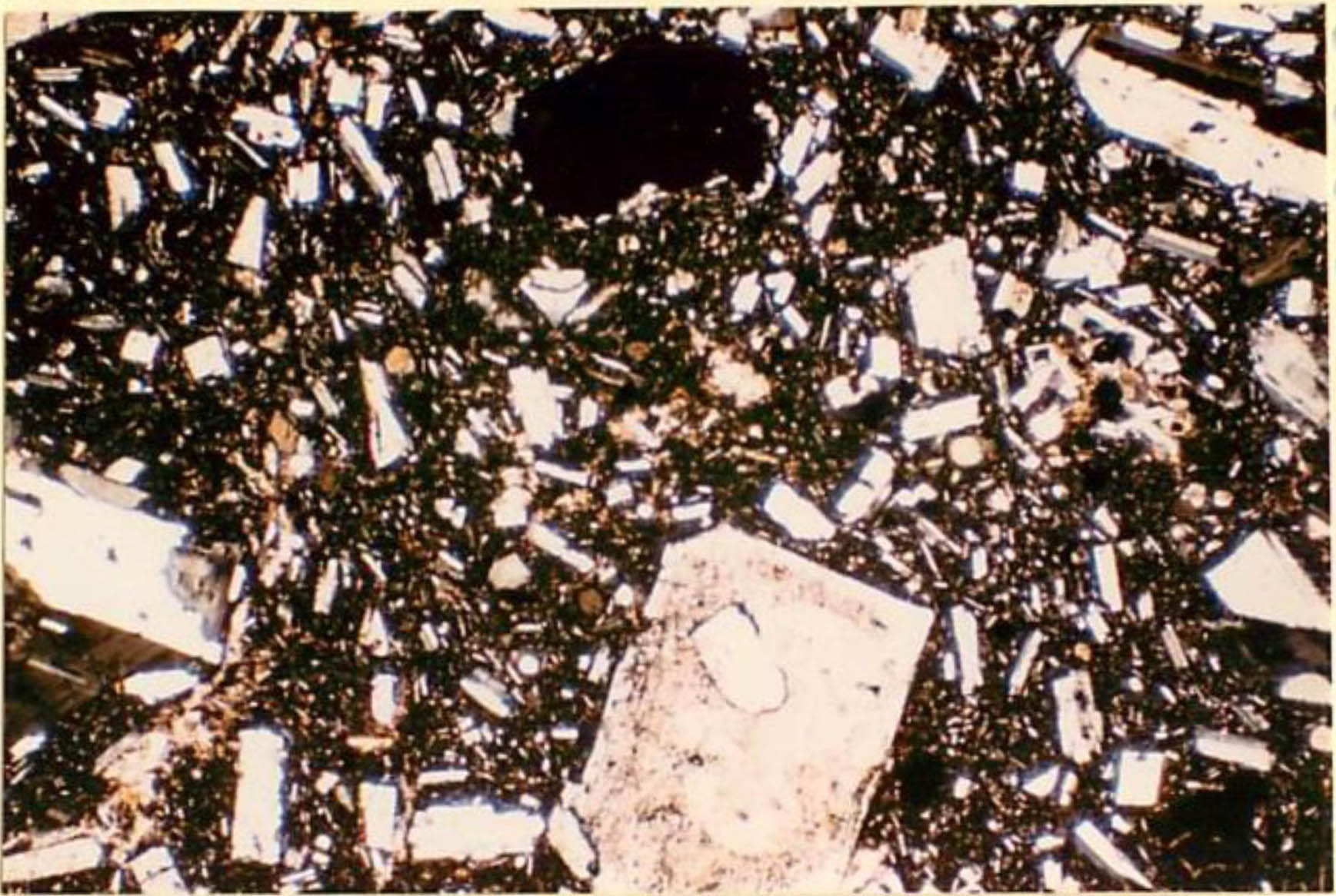 thin section image 1