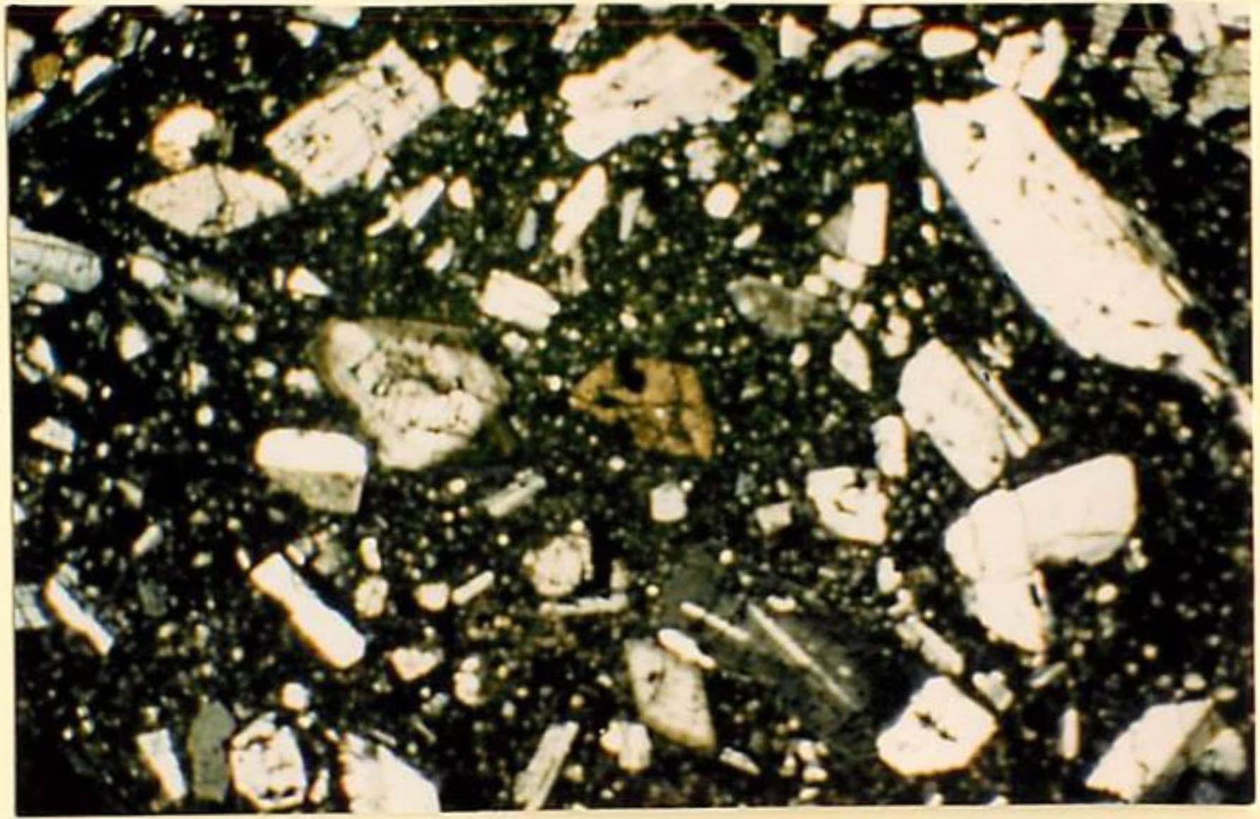 thin section image 1