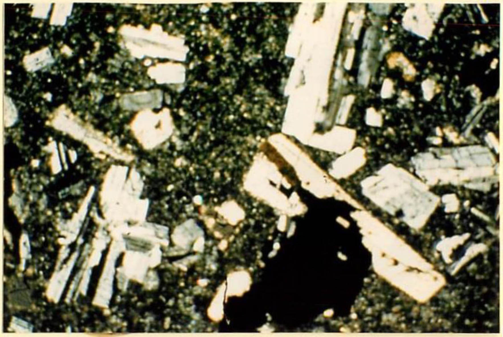 thin section image 1