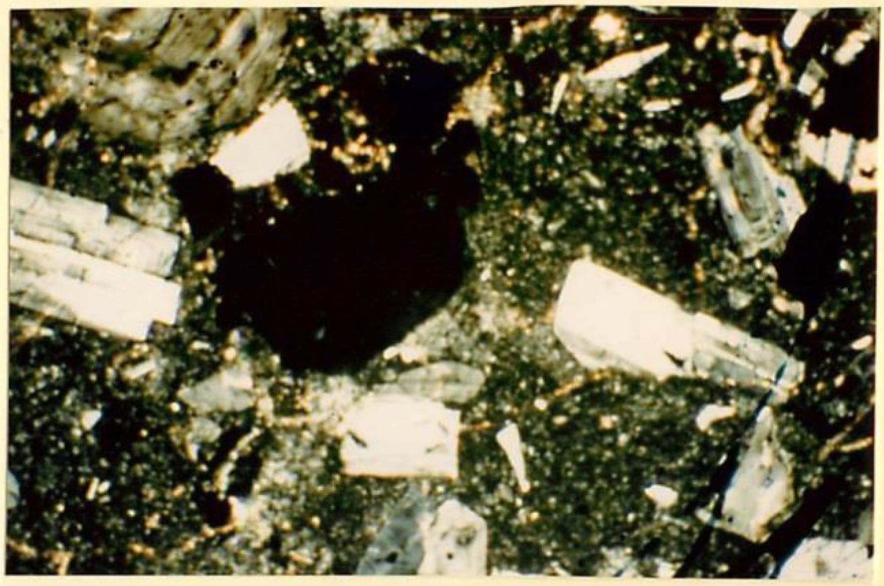 thin section image 1